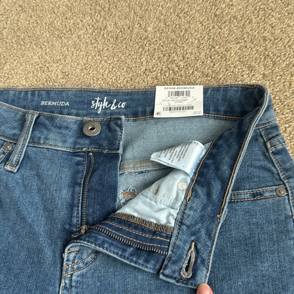 476M NWT Style & Co Women's Raw Hem Bermuda Shorts - Size: 4 - Picture 4 of 7